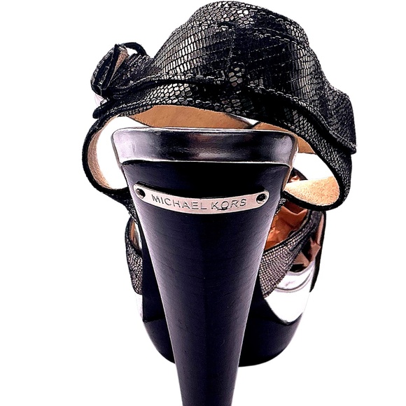 MICHAEL KORS Pumps Heels Stilettos Leather Metallic Silver Black Size 7.5 - Picture 4 of 4